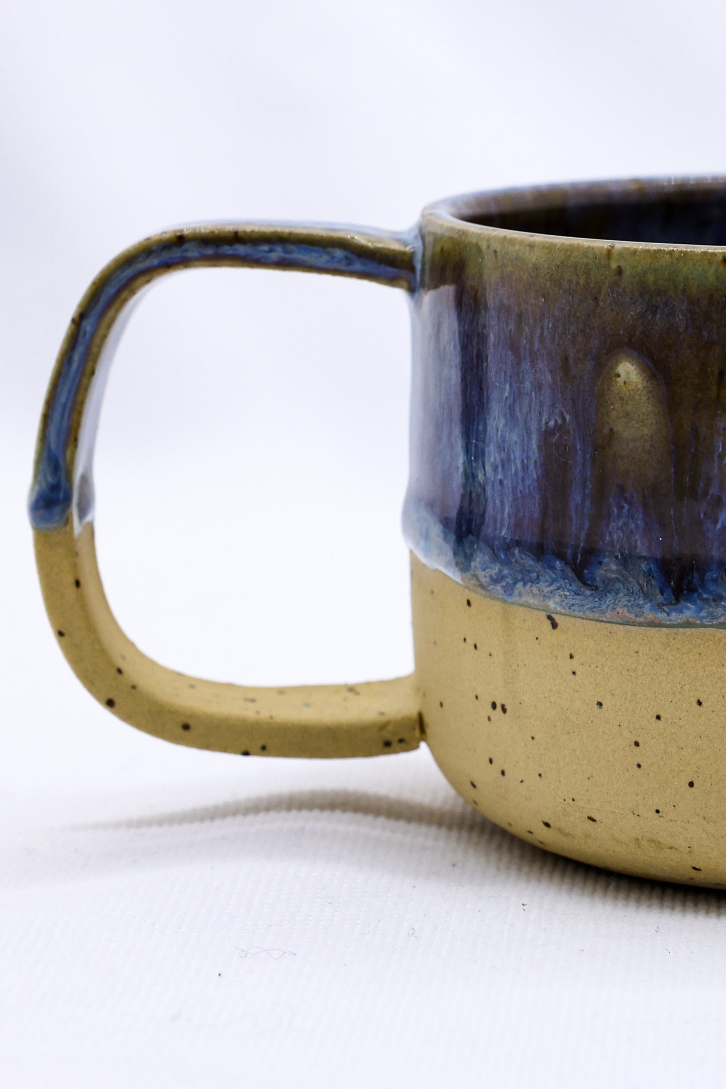 Bluvio Grande Handmade Stoneware Ceramic Mug